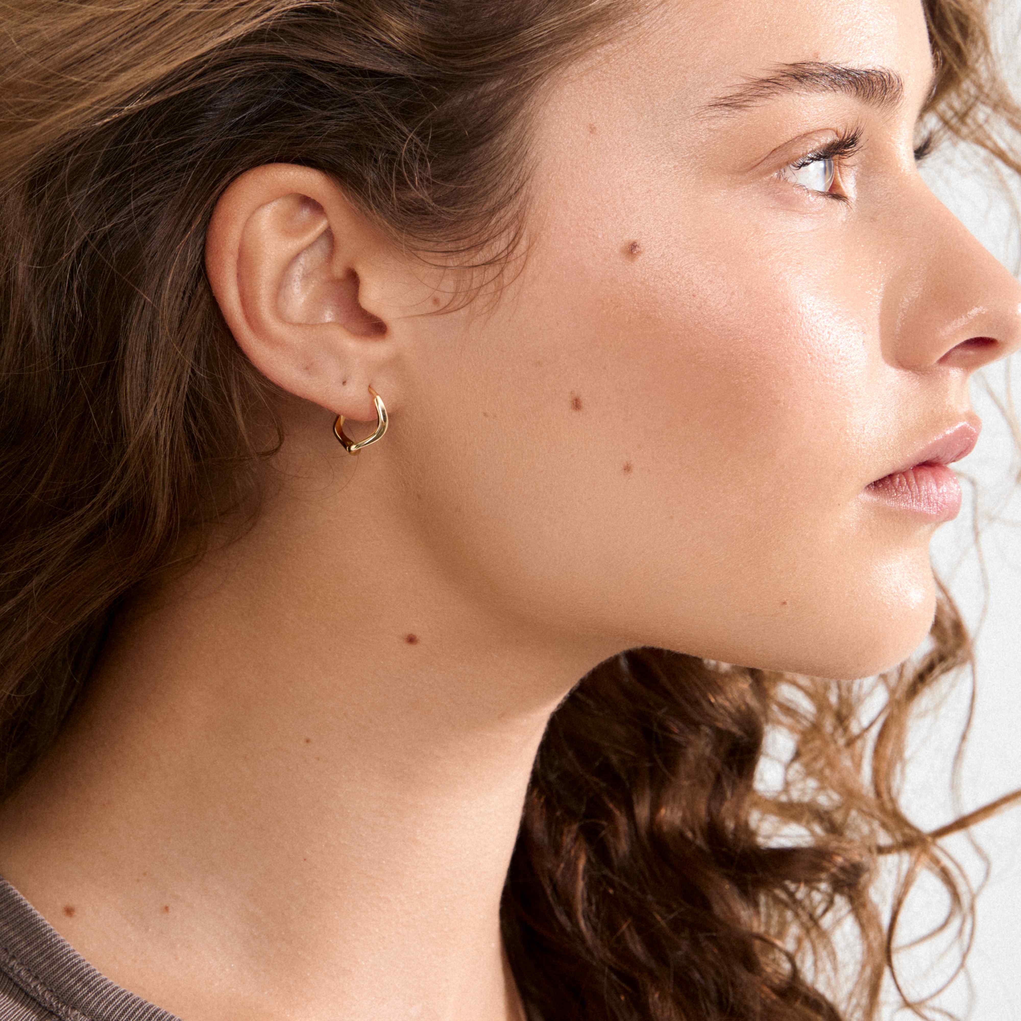 Alberte Wave Hoops - Image 3