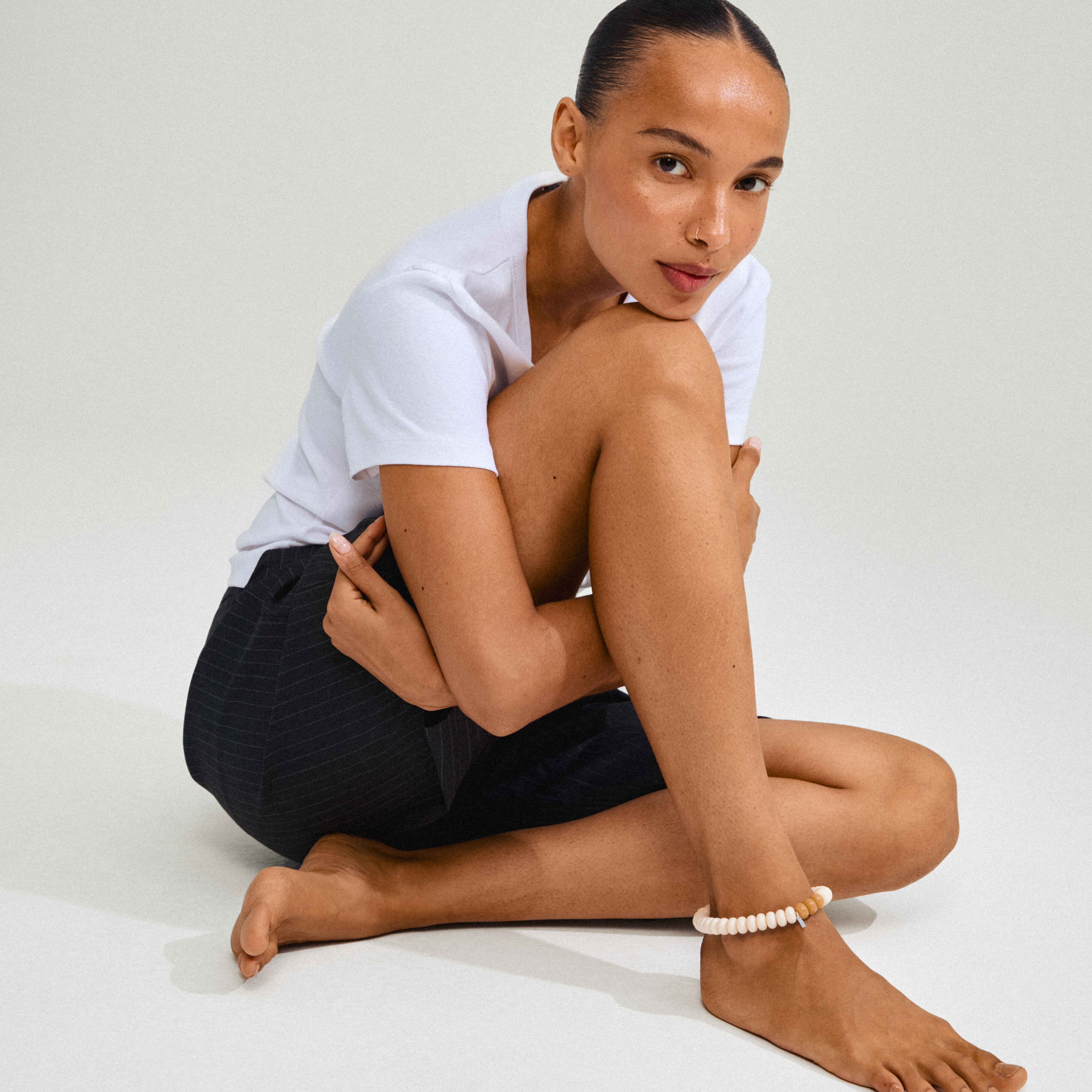 ECLIPSE recycled acrylic ankle chain beige - 25 cm - Image 3