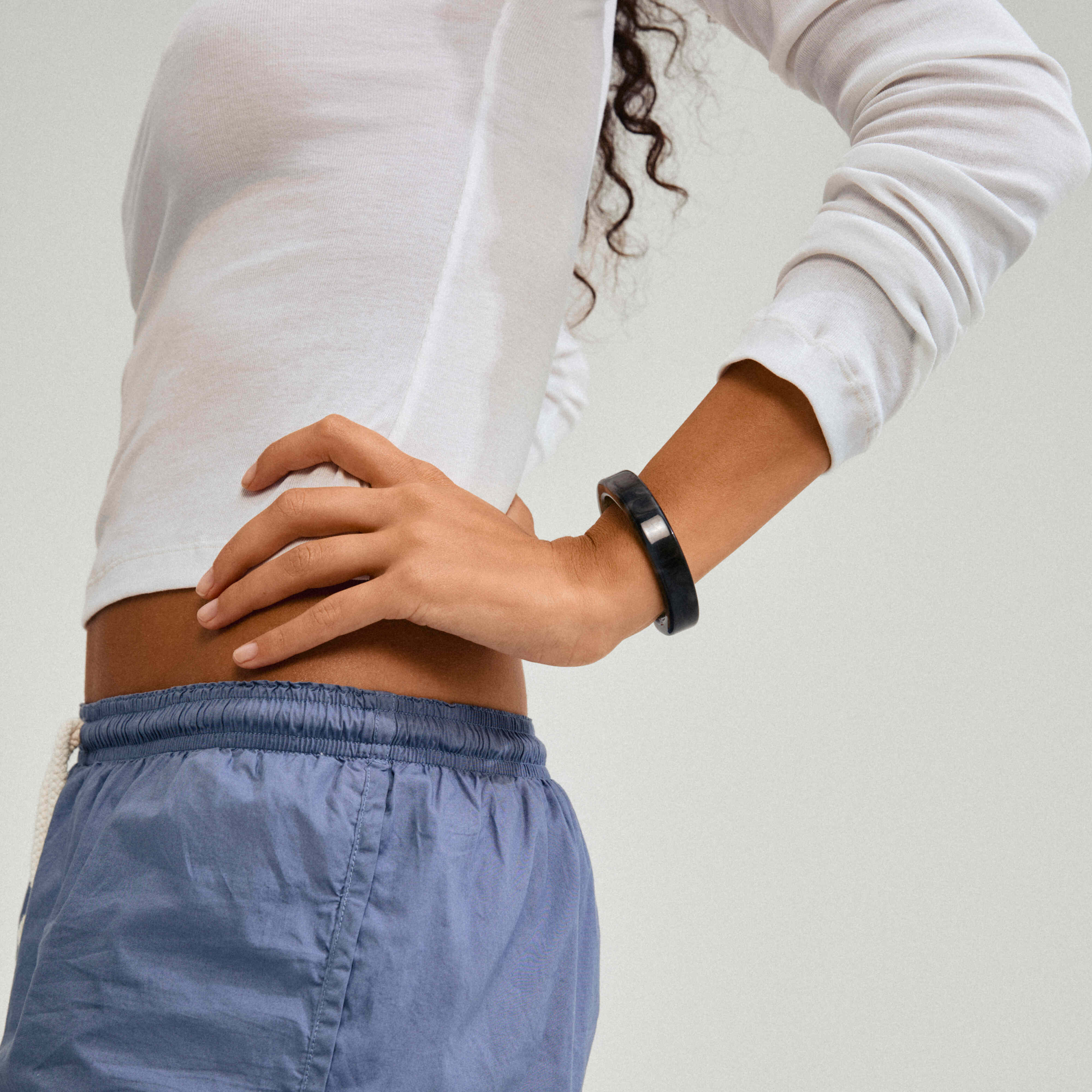 ECLIPSE recycled acrylic bangle bracelet grey - Image 3