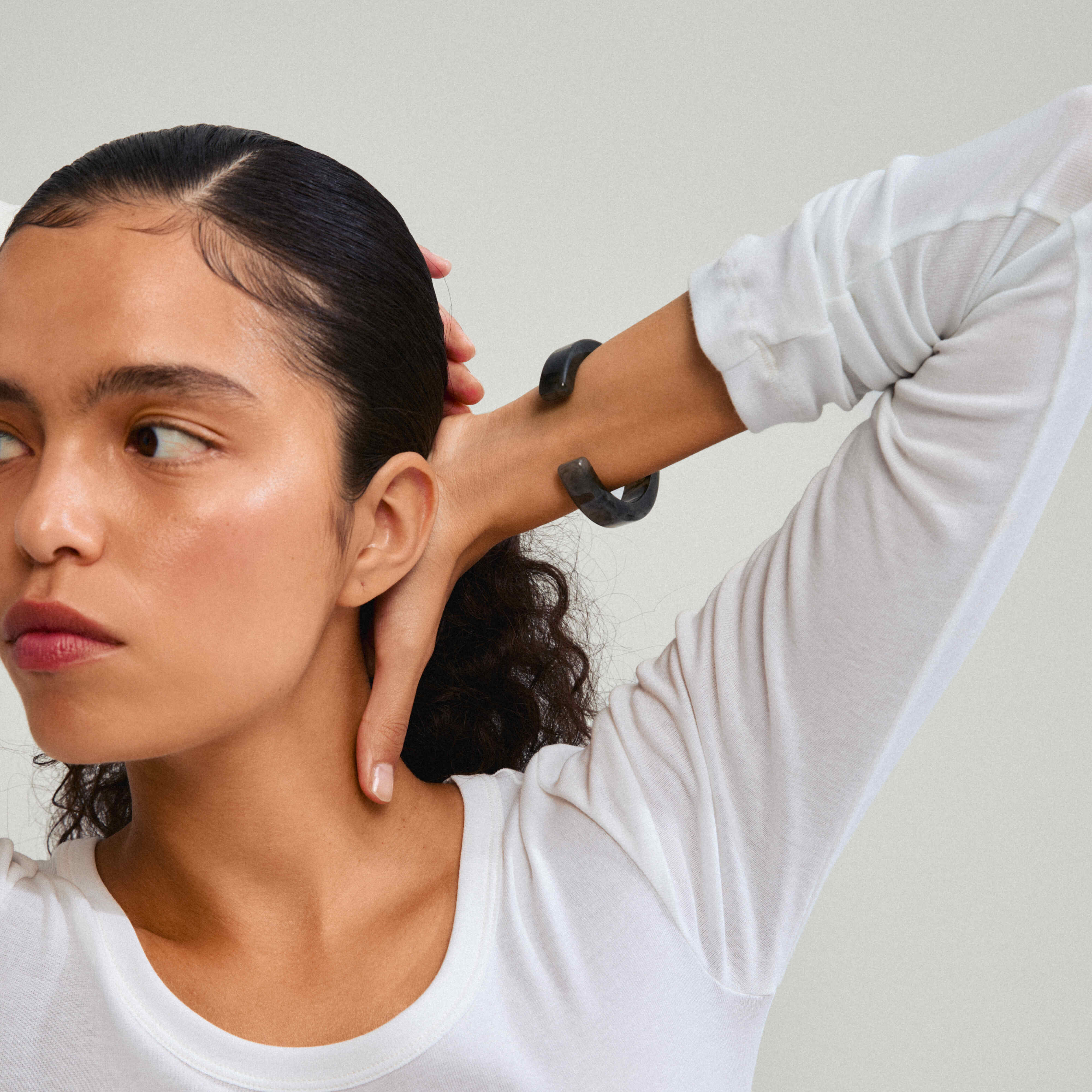 ECLIPSE recycled acrylic bangle bracelet grey - Image 4