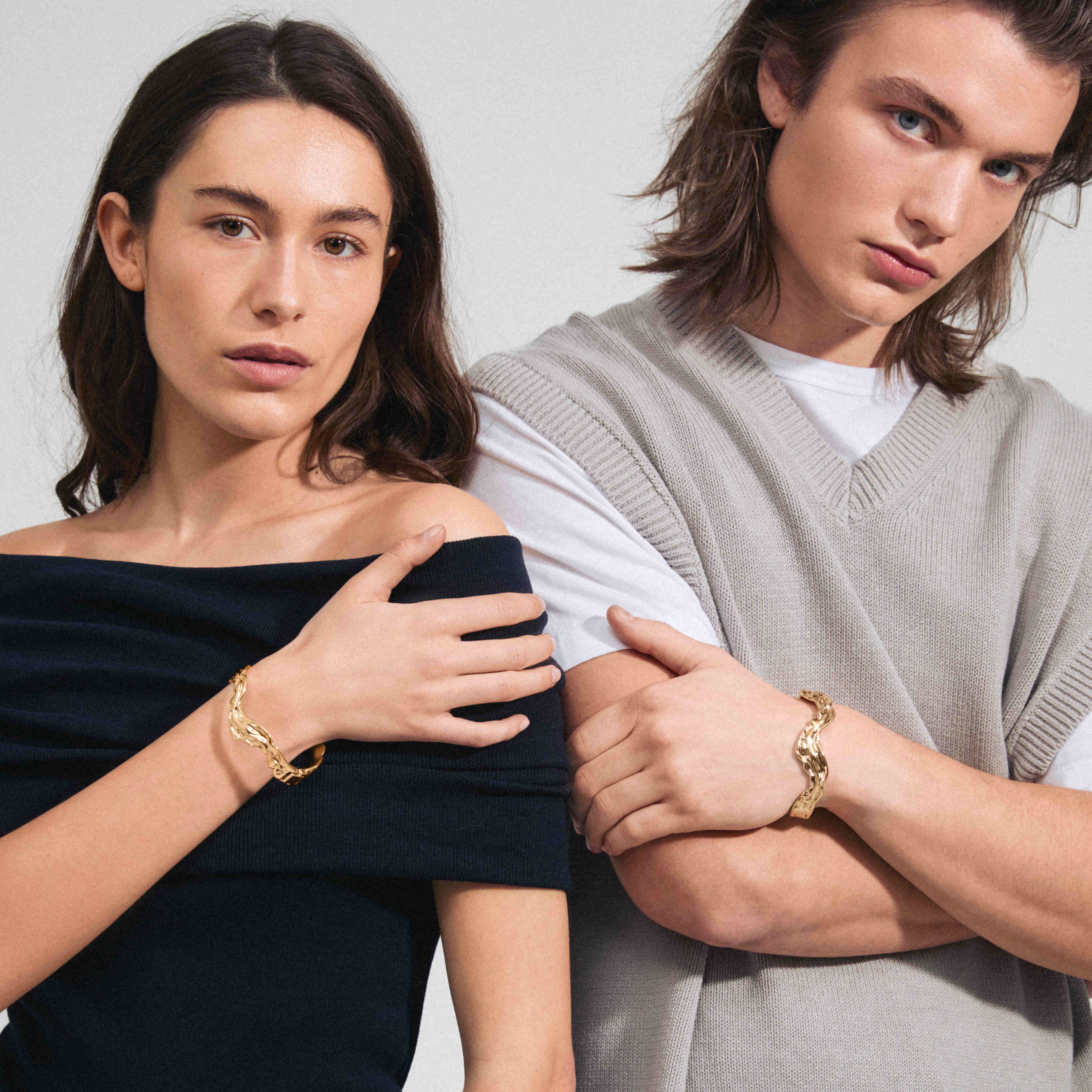 FEEL Recycled Wavy Bangle Bracelet - Image 3